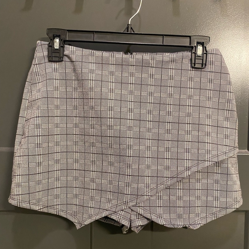 Love Tree Gray Plaid Skort